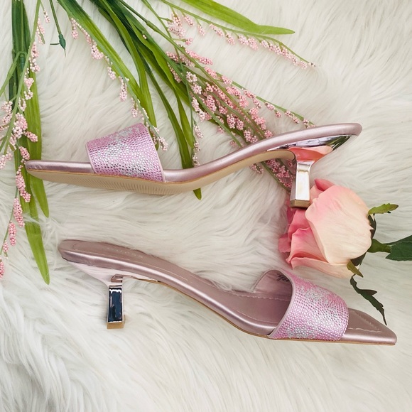 Guess Betiane Kitten Heels - Picture 7 of 11